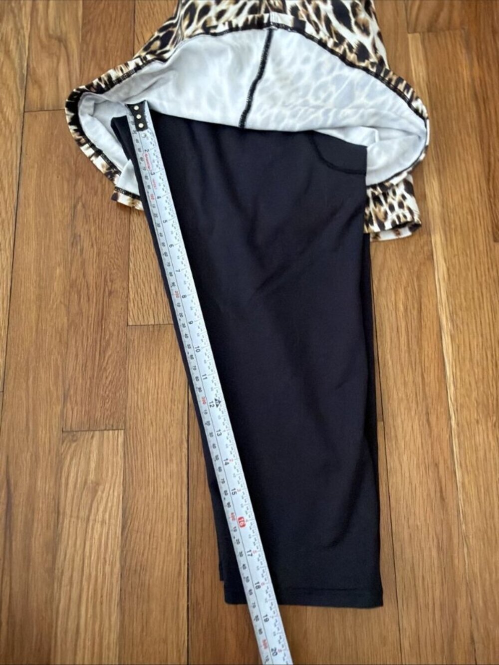 Dona Jo Women's Leopard Print Athletic Skort/Leggings Size M (Q07) - Picture 8 of 8